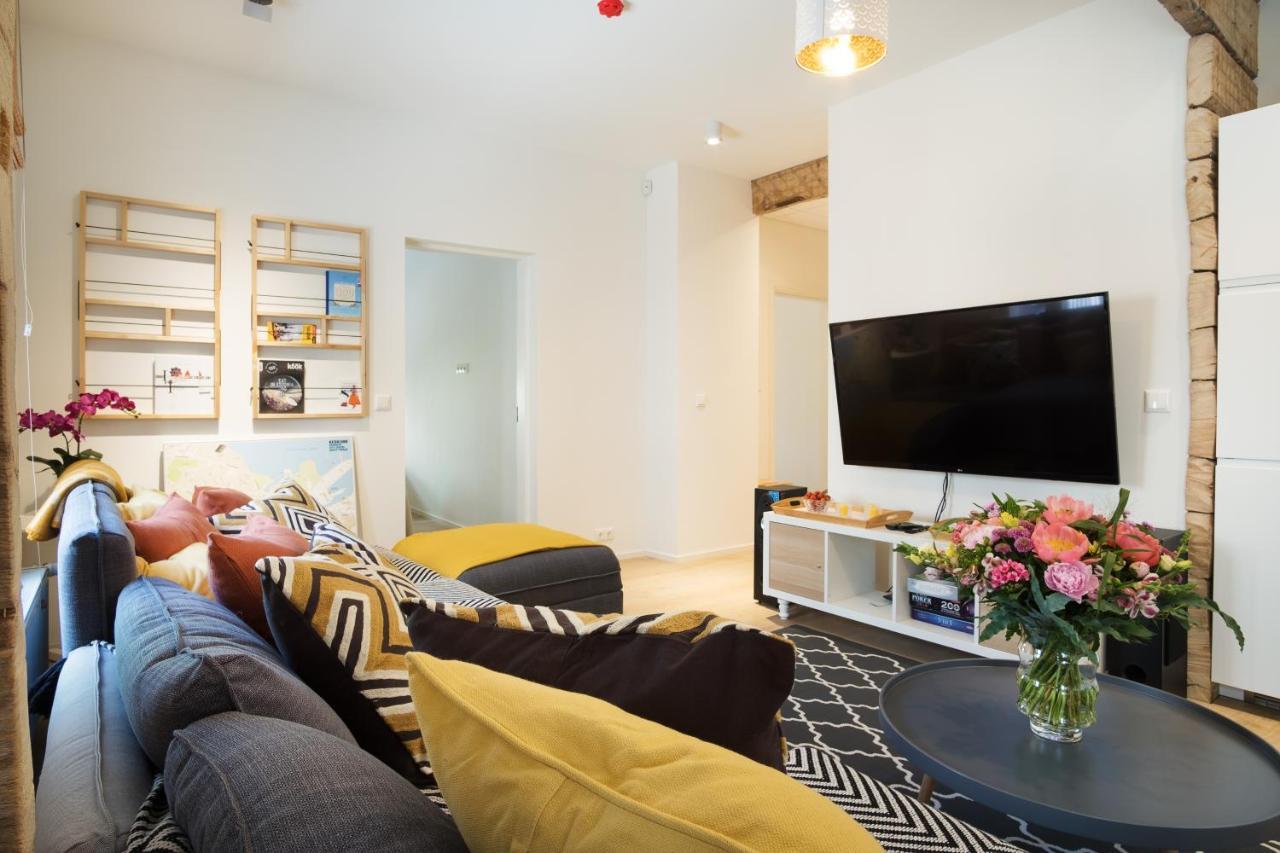 Family Apartment Tallinn Exteriör bild