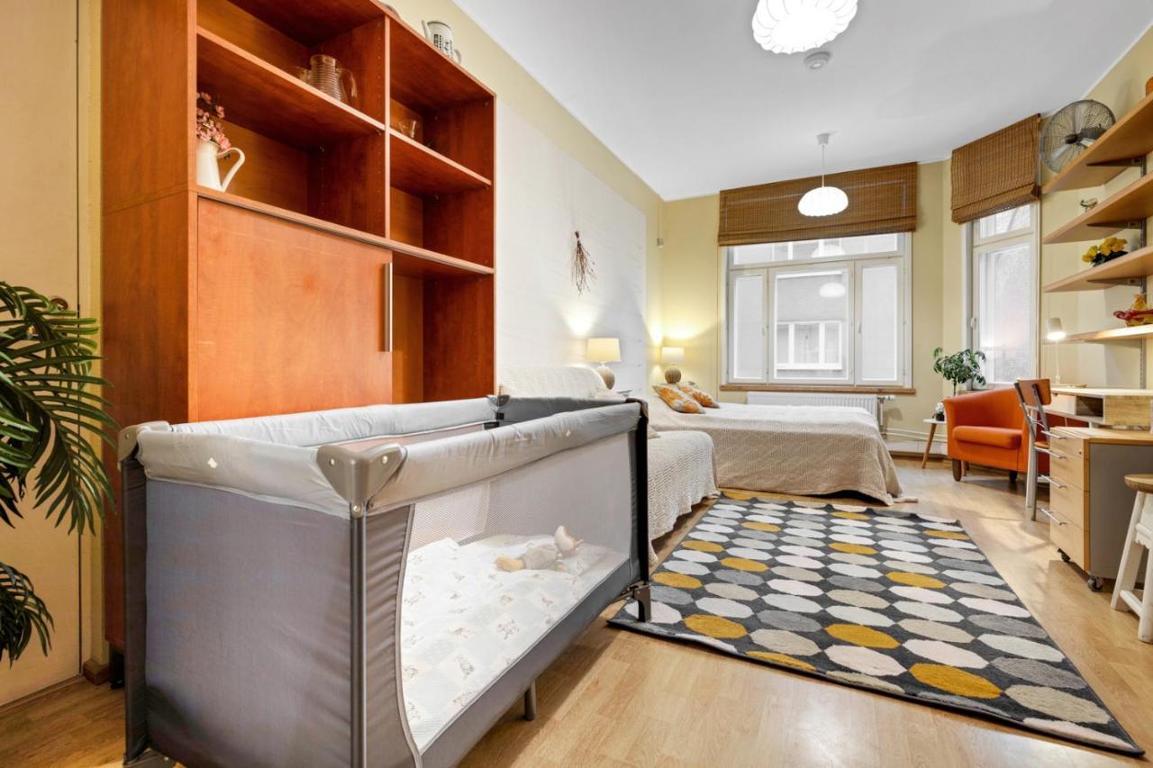 Family Apartment Tallinn Exteriör bild